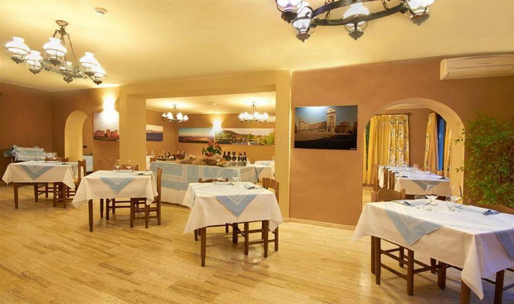 Hotel Ristorante La Grotta Кастильоне-делле-Стивьере Экстерьер фото